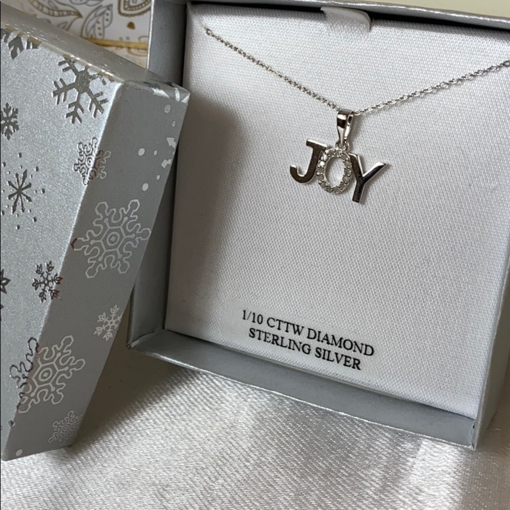 New 1/10 CTTW diamond sterling silver necklace